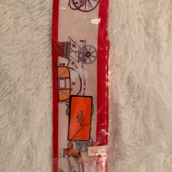 Silk Bandeau scarf - Picture 3 of 14